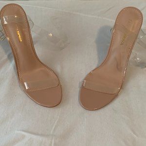 Fashion Nova Glass Slipper     Size:8.5        Color: Transparent